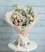 Букет цветов из:  Розы и Лизиантусы в Котовске