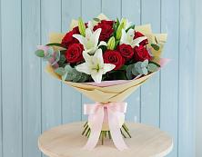 Букет цветов из:  Лилии и Розы в Котовске