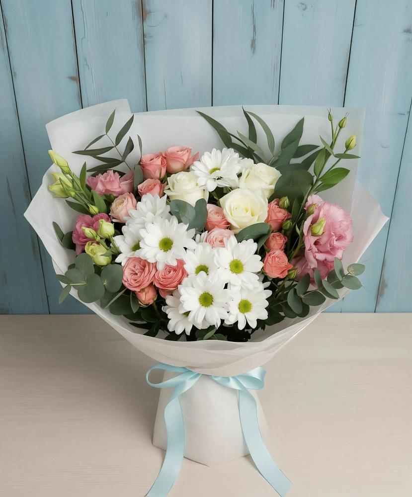 Букет цветов из: Розы, Лизиантусы и Хризантемы в Котовске