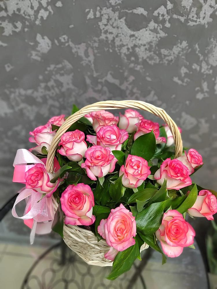 Цветочная композиция из Розы в корзине в Котовске