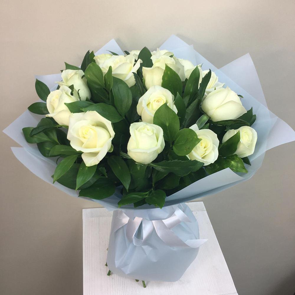 Букет 15 Белых роз Проуд в Котовске