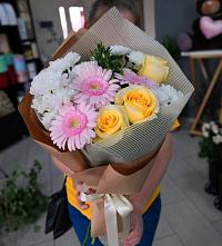 Букет цветов из:  Герберы, Розы и Хризантемы в Котовске
