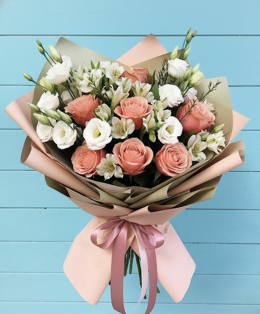 Букет цветов из: Розы, Альстромерии и Лизиантусы в Котовске