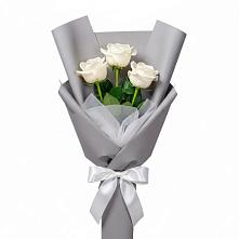 Букет 3 белые розы в Котовске