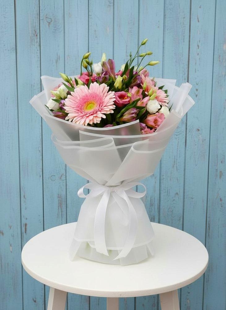 Букет цветов из: Герберы, Альстромерии и Лизиантусы в Котовске