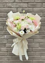 Букет цветов из:  Гвоздики, Розы, Лизиантусы и Хризантемы #REPLACE_PRED# Котовске