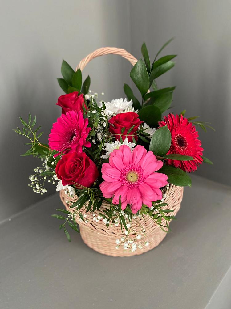 Цветочная композиция из Розы, Хризантемы и Герберы в корзине в Котовске