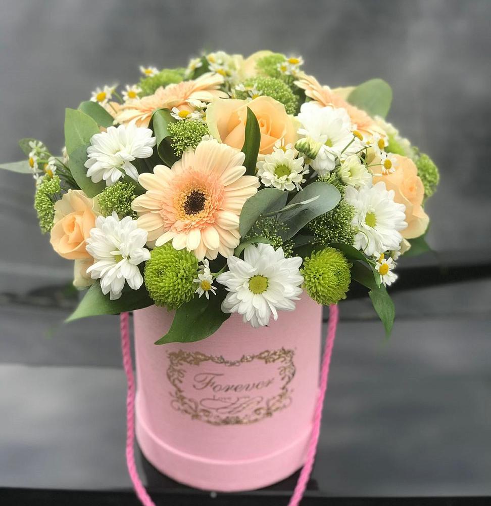 Цветочная композиция из Розы, Герберы и Хризантемы в шляпной коробке в Котовске