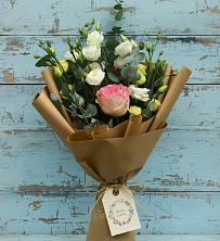 Букет цветов из:  Розы и Лизиантусы в Котовске