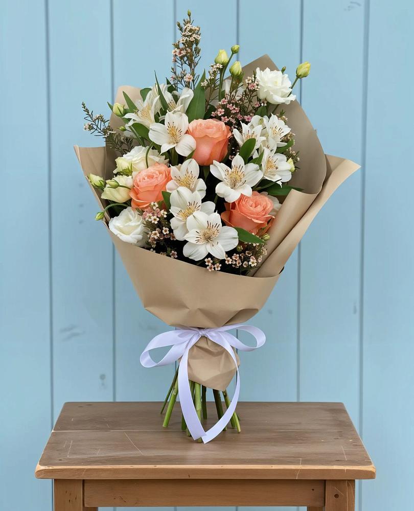 Букет цветов из: Альстромерии, Лизиантусы, Розы и Хризантемы в Котовске