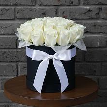 Цветочная композиция из Розы в шляпной коробке в Котовске